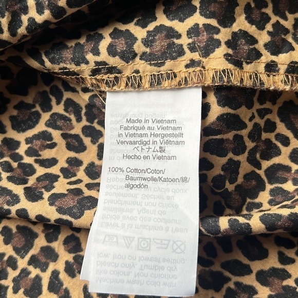J Crew Women’s Animal Print Button Down Poplin Shirt in Signature Fit Size XL - Picture 7 of 10